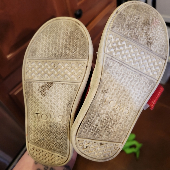 TOMS Kids Red Canvas Sneakers - Picture 3 of 6